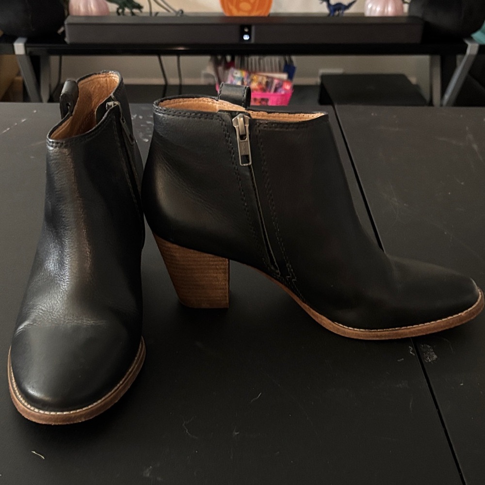 Madewell Black Leather Ankle Booties
